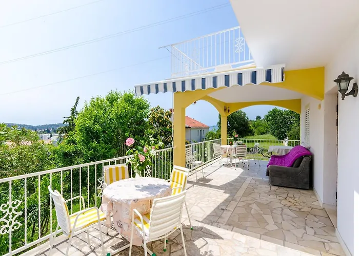 Bind - Basic Double With Patio And Garden View R3 *