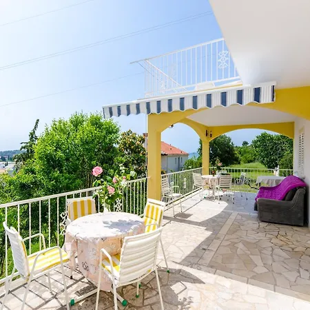 Bind - Basic Double With Patio And Garden View R3 *